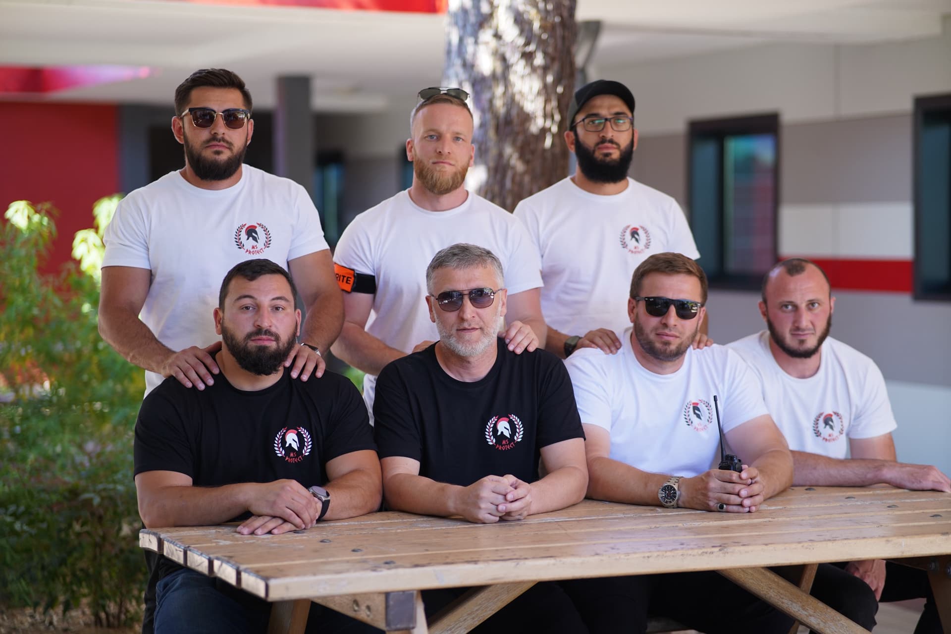 Équipe MS Protect réunie autour d'une table